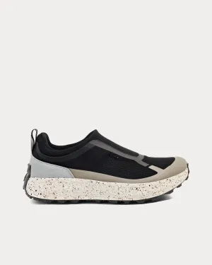003 W Quarry Running Shoes