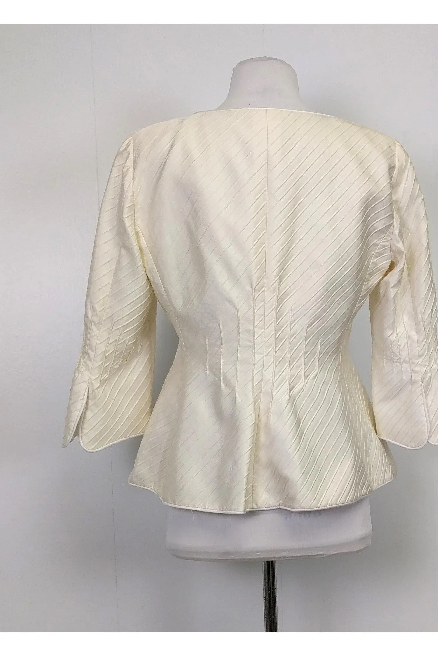 Armani Collezioni - Cream Textured Silk Blend Blazer Sz 10