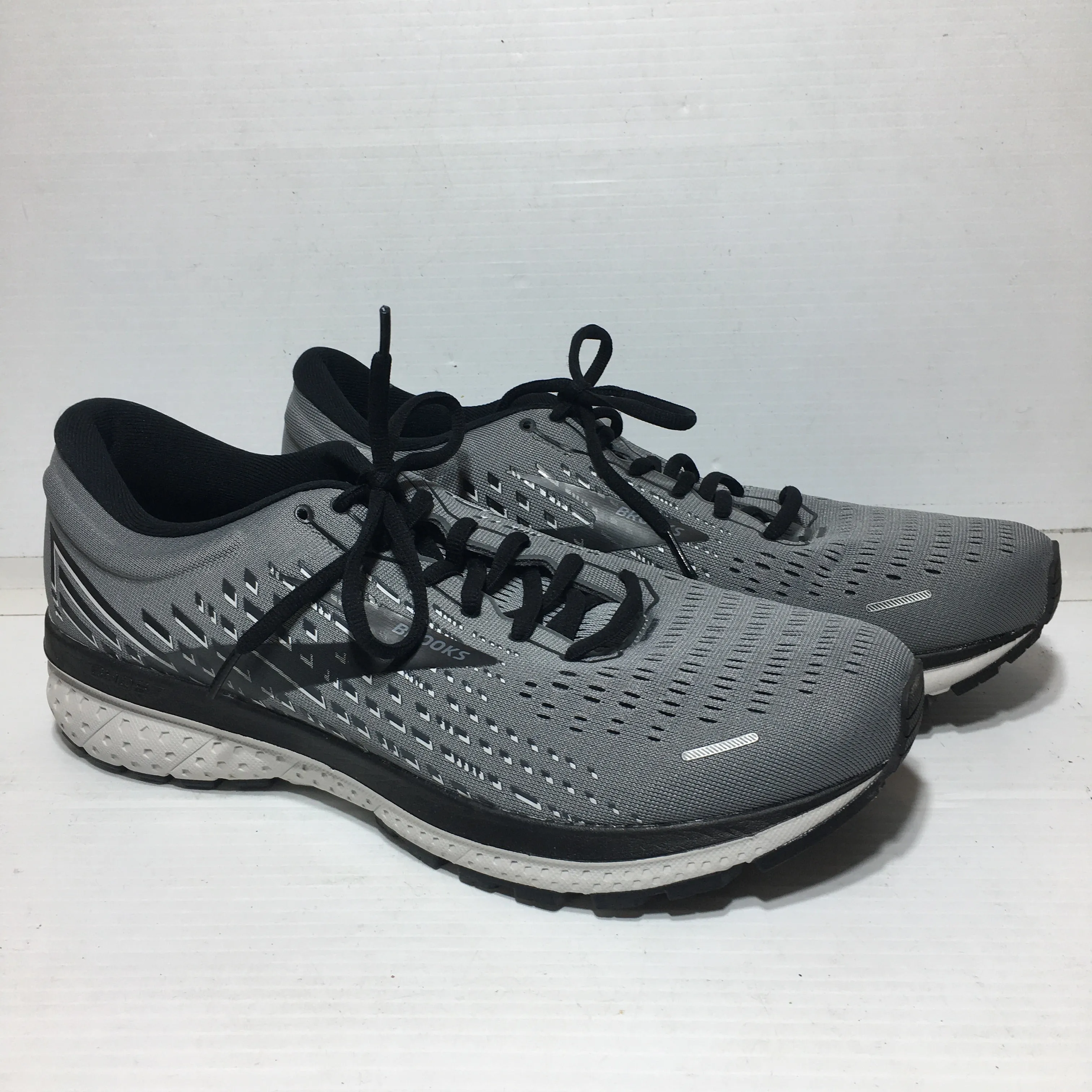Brooks Men's Running Shoes - Size 11 - Pre-Owned - Z796EF