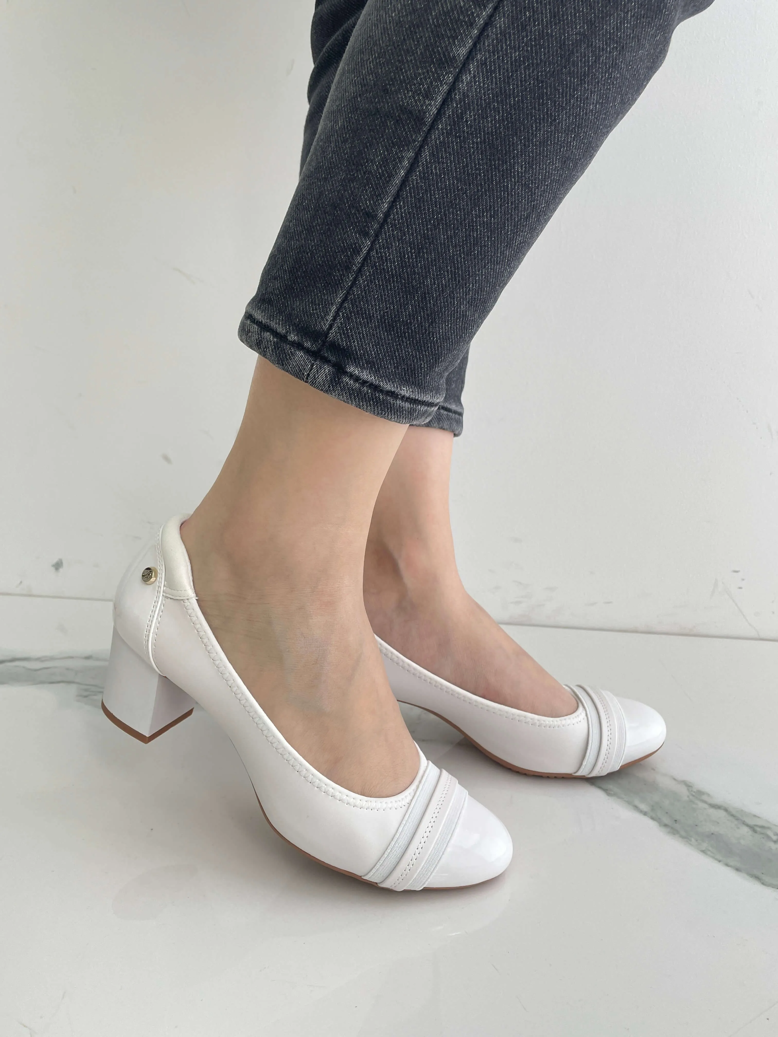 JENN ARDOR Women Round Toe Low Heels Chunky Pumps